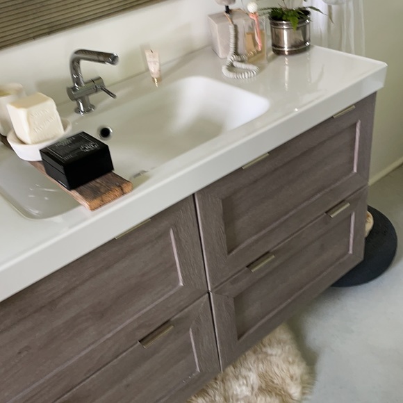 3 drawer pulls. Please see measurements in photos - Picture 4 of 7